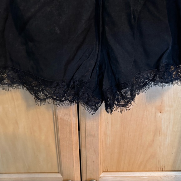 SHEIN Elegant Black Fabric Shorts with Lace Trim - Picture 7 of 10